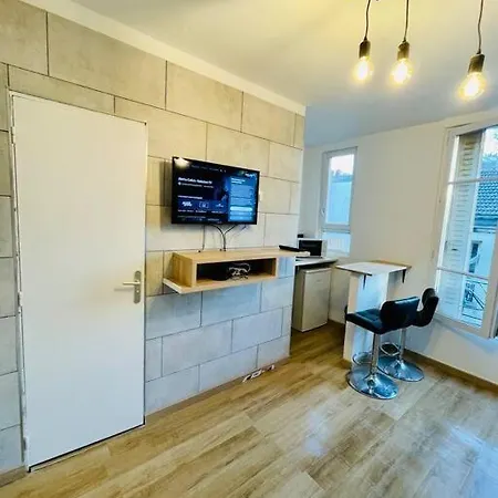 Apartament Studio Proche Paris *